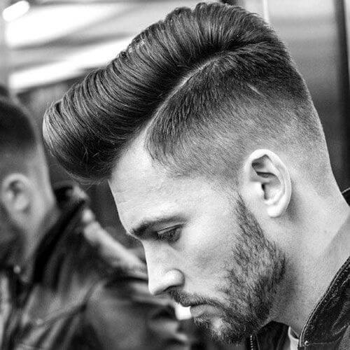 Tagli di capelli corti per uomo Pompadour