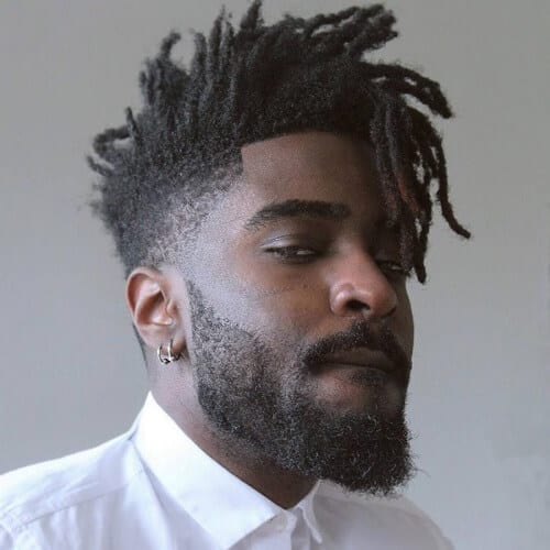 Tagli di capelli corti per uomini con i dreadlocks