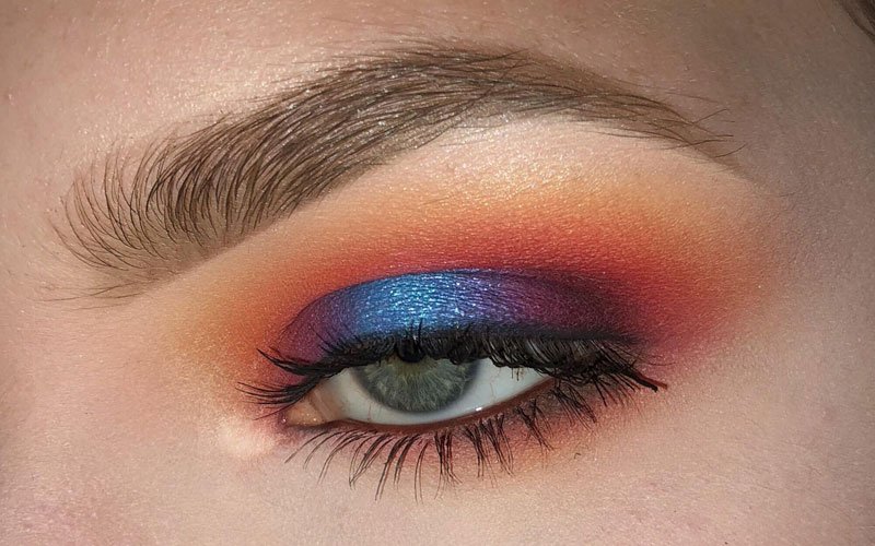 Ombretto arancione occhi azzurri