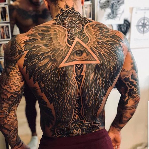 Idee per tatuaggi posteriori per uomini