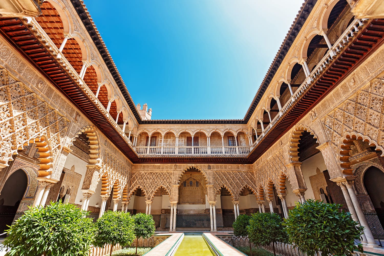 Palazzo dell'Alcazar, famosa architettura andalusa.  Vecchio palazzo arabo a Siviglia, Spagna.